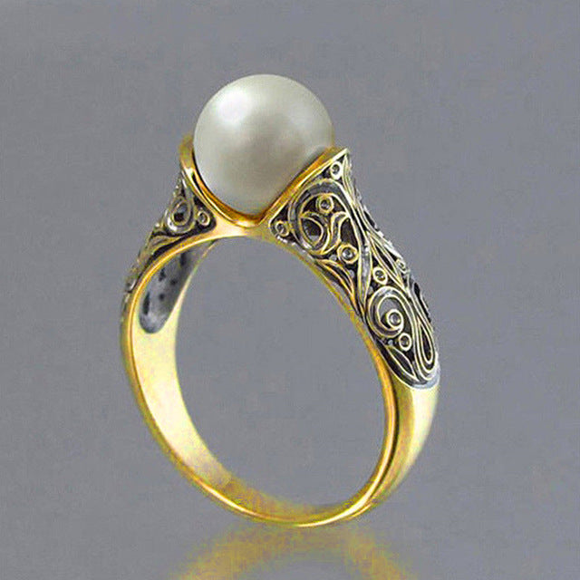 Female Retro Ethnic Big White Pearl Ring